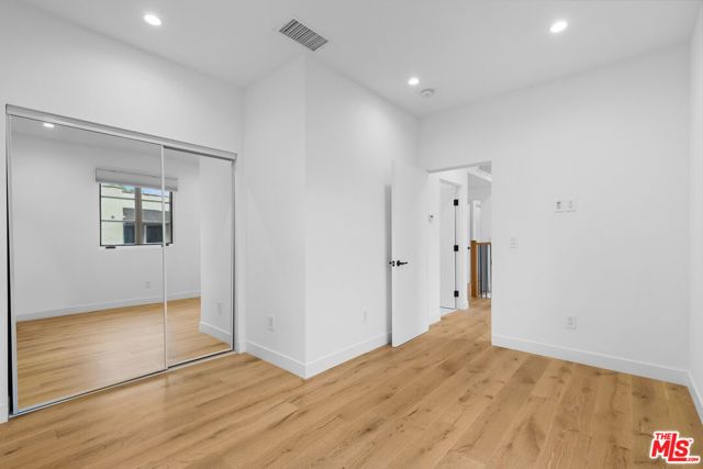 1062 S Alfred Street, Los Angeles, CA 90035