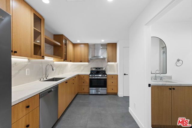 1062 S Alfred Street, Los Angeles, CA 90035