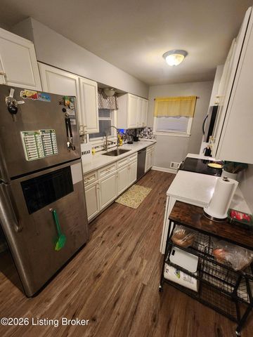 3209 Bridwell Dr, Louisville, KY 40216