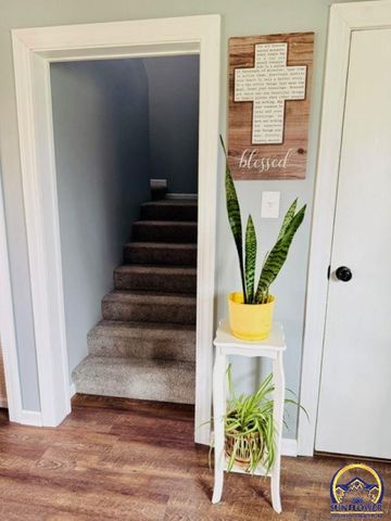 10481 T4 RD, Hoyt, KS 66440