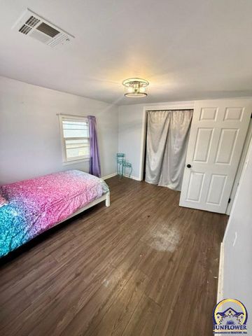 10481 T4 RD, Hoyt, KS 66440