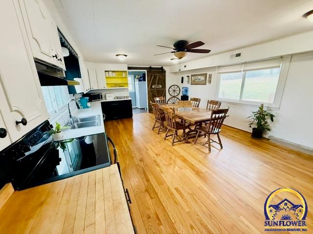 10481 T4 RD, Hoyt, KS 66440