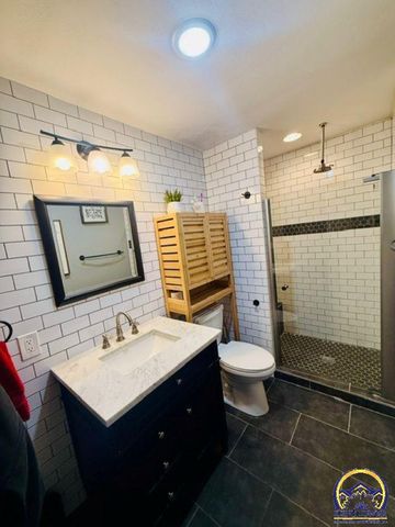 10481 T4 RD, Hoyt, KS 66440