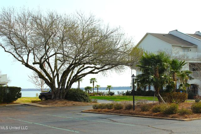 550 Post Road, 1002, Ridgeland, MS 39157