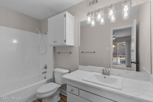 550 Post Road, 1002, Ridgeland, MS 39157