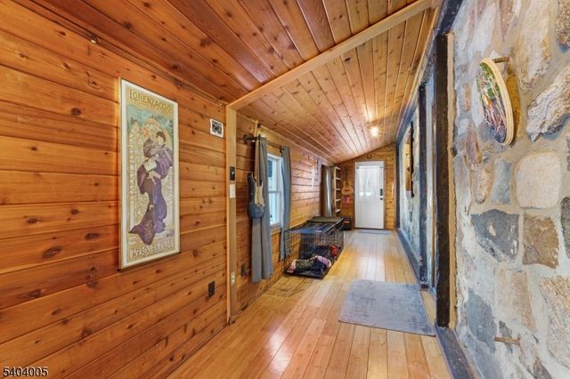 22 Kelly Pl, Stanhope Boro, NJ 07874