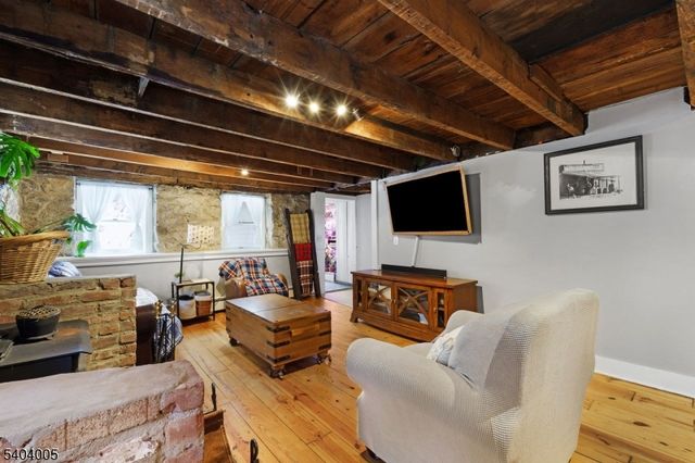 22 Kelly Pl, Stanhope Boro, NJ 07874