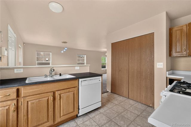 23341 E Saratoga Circle, Aurora, CO 80016