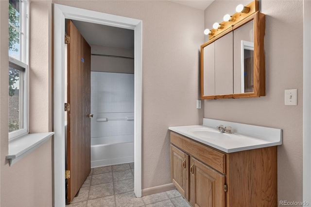 23341 E Saratoga Circle, Aurora, CO 80016