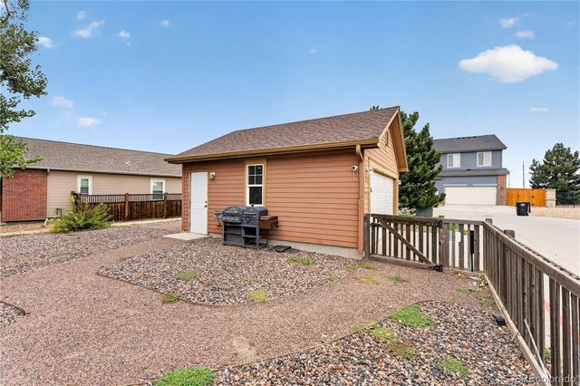 23341 E Saratoga Circle, Aurora, CO 80016