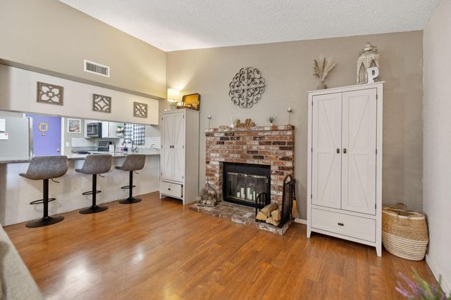 1128 N Jefferson Street, Tulare, CA 93274