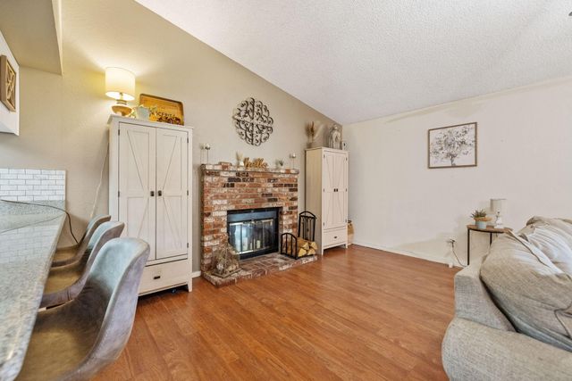 1128 N Jefferson Street, Tulare, CA 93274