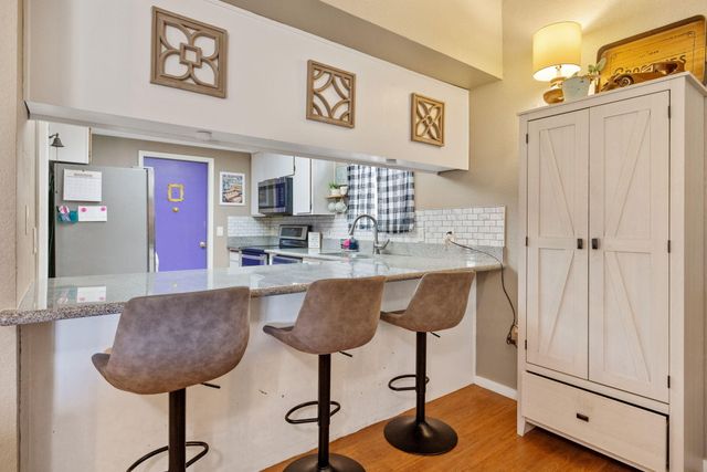 1128 N Jefferson Street, Tulare, CA 93274