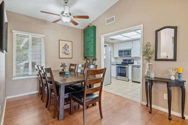 1128 N Jefferson Street, Tulare, CA 93274