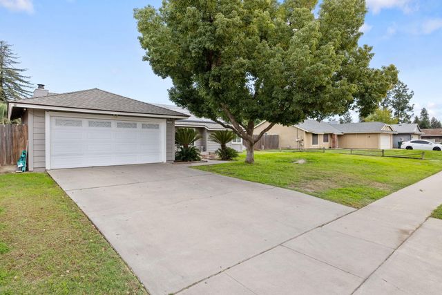 1128 N Jefferson Street, Tulare, CA 93274