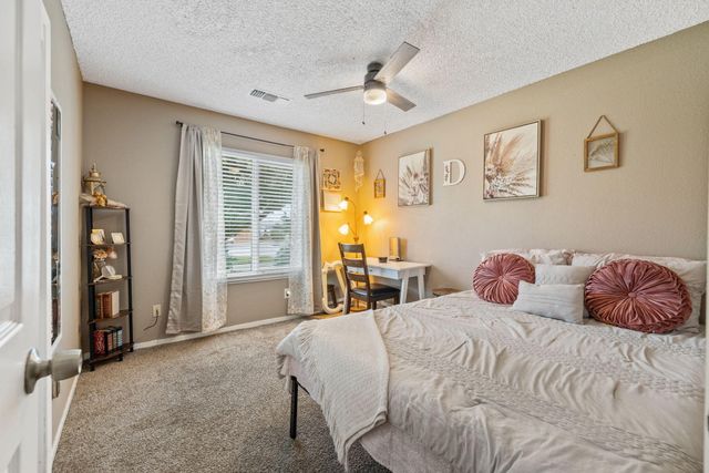 1128 N Jefferson Street, Tulare, CA 93274