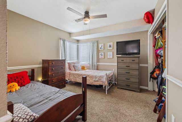 1128 N Jefferson Street, Tulare, CA 93274