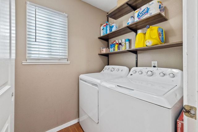 1128 N Jefferson Street, Tulare, CA 93274