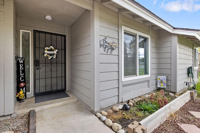 1128 N Jefferson Street, Tulare, CA 93274