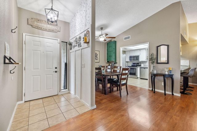 1128 N Jefferson Street, Tulare, CA 93274