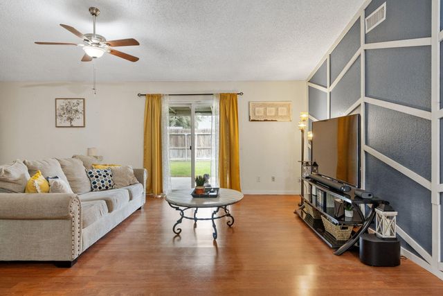 1128 N Jefferson Street, Tulare, CA 93274