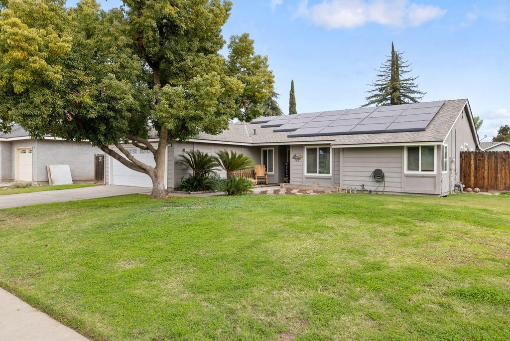 1128 N Jefferson Street, Tulare, CA 93274