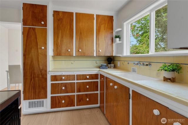 3909 SW Stevens Street, Seattle, WA 98116