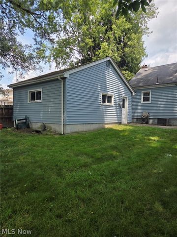 239 Gladstone Street, Campbell, OH 44405