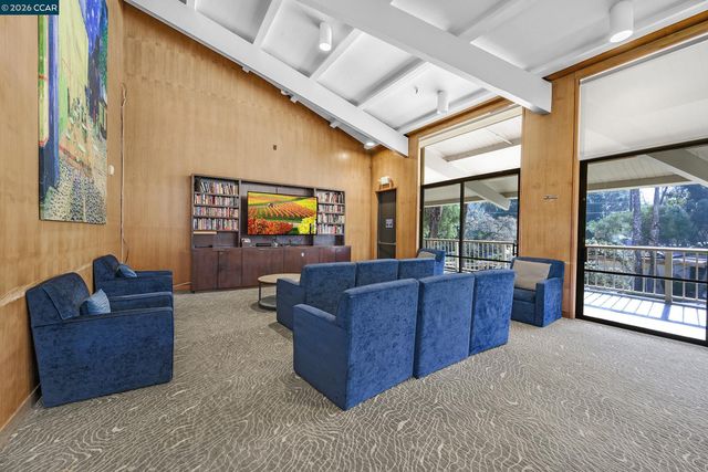 420 N Civic Dr 403, Walnut Creek, CA 94596