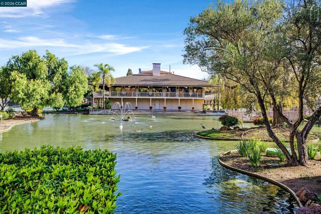 420 N Civic Dr 403, Walnut Creek, CA 94596