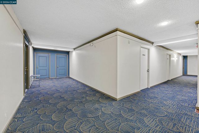 420 N Civic Dr 403, Walnut Creek, CA 94596