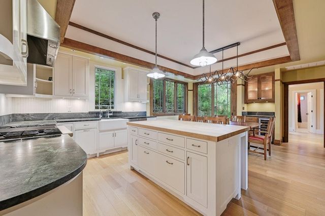 307 Laurel Valley RD, West Lake Hills, TX 78746