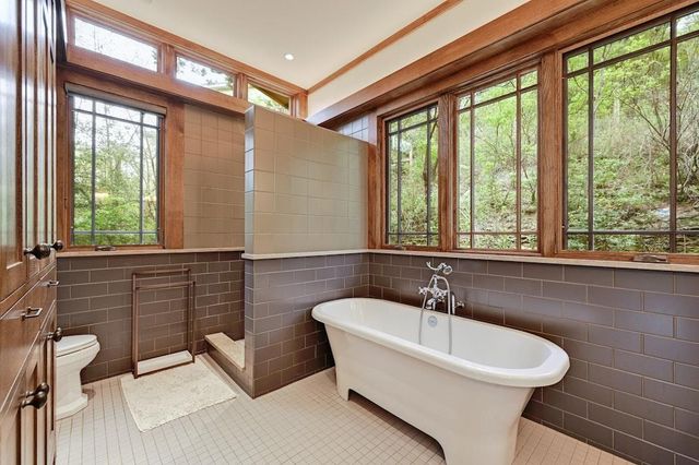 307 Laurel Valley RD, West Lake Hills, TX 78746