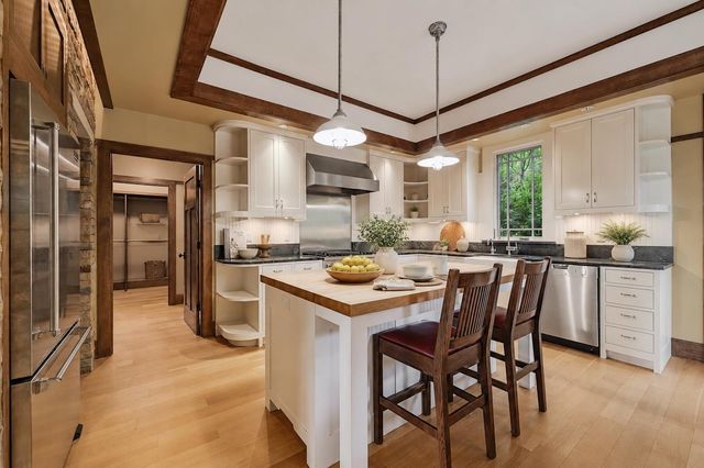 307 Laurel Valley RD, West Lake Hills, TX 78746