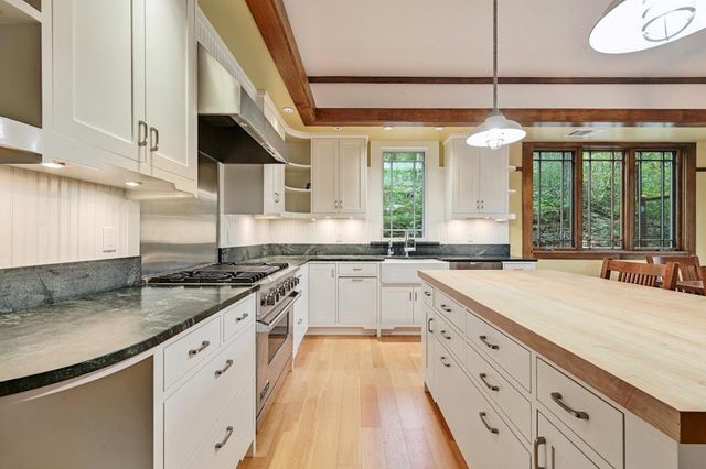 307 Laurel Valley RD, West Lake Hills, TX 78746