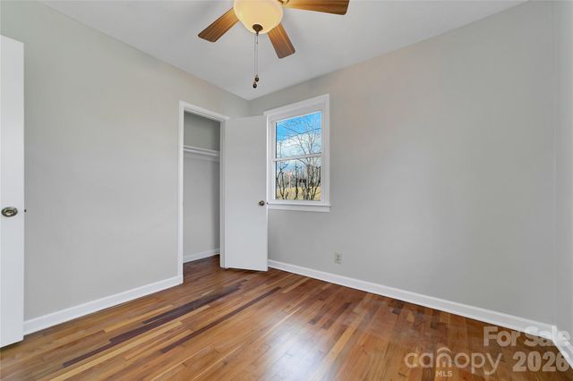 19 Trowbridge Lane, Brevard, NC 28712