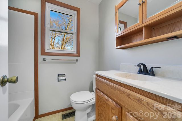 19 Trowbridge Lane, Brevard, NC 28712