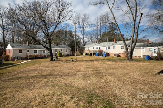 19 Trowbridge Lane, Brevard, NC 28712