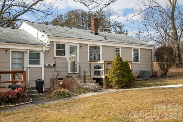 19 Trowbridge Lane, Brevard, NC 28712