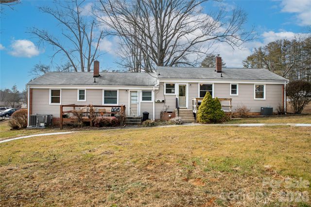 19 Trowbridge Lane, Brevard, NC 28712