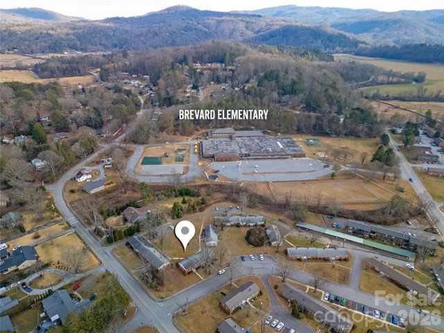 19 Trowbridge Lane, Brevard, NC 28712