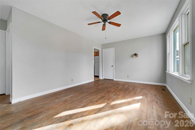 19 Trowbridge Lane, Brevard, NC 28712