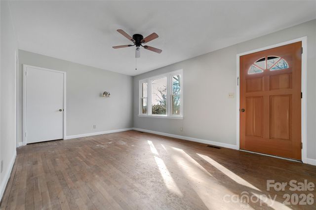 19 Trowbridge Lane, Brevard, NC 28712