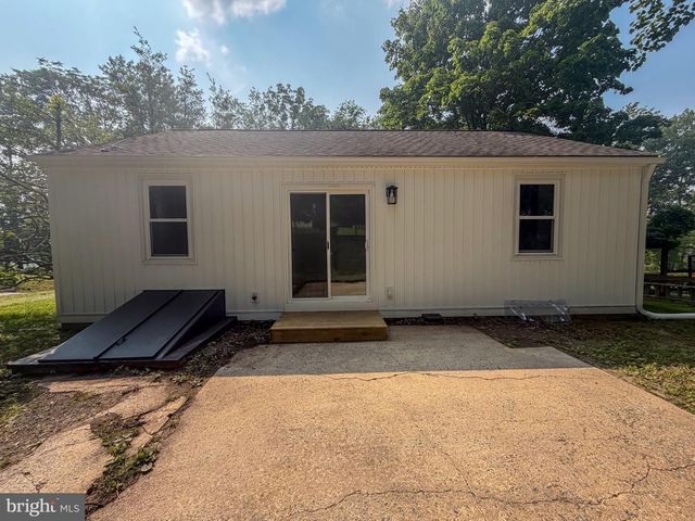 1212 BLACKHORSE HILL RD, Coatesville, PA 19320