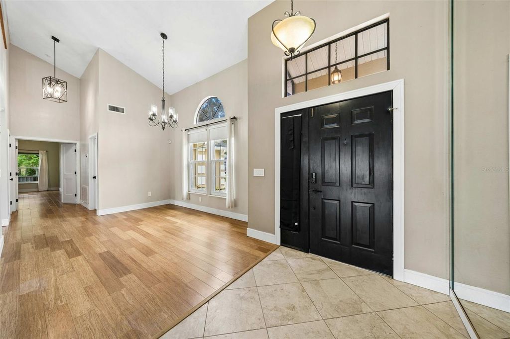 Image 5 of property listing at 1714 CYPRESS RIDGE DRIVE, Orlando, FL 32825