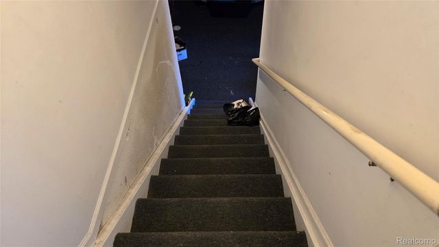 1554 Meadow Ridge Drive, Pontiac, MI 48340