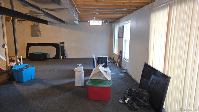 1554 Meadow Ridge Drive, Pontiac, MI 48340