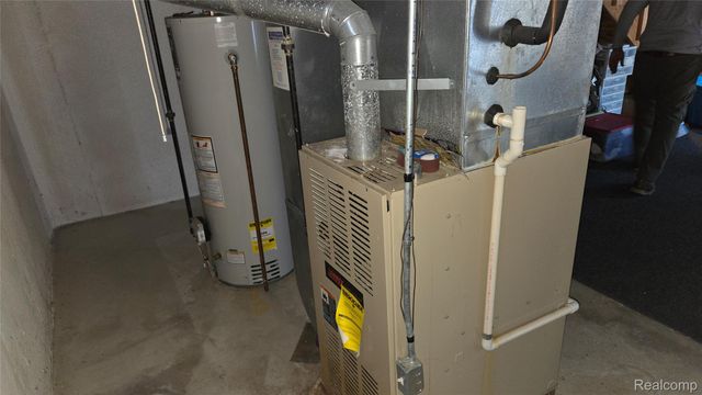 1554 Meadow Ridge Drive, Pontiac, MI 48340