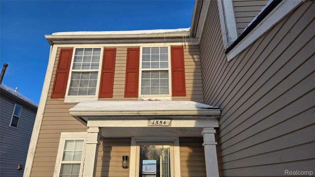 1554 Meadow Ridge Drive, Pontiac, MI 48340