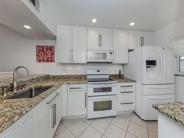 435 CERROMAR LANE 326, Venice, FL 34293